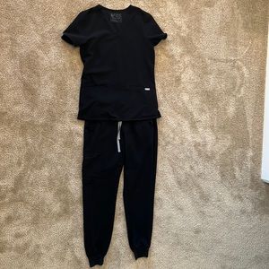 FIGS SRCUBS SET | Small Jogger bottoms | XS 3-Pocket Top